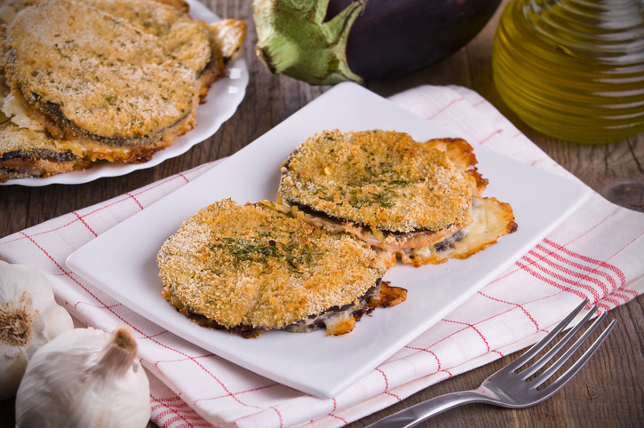 La ricetta delle cotolette di melanzane ripiene di mozzarella