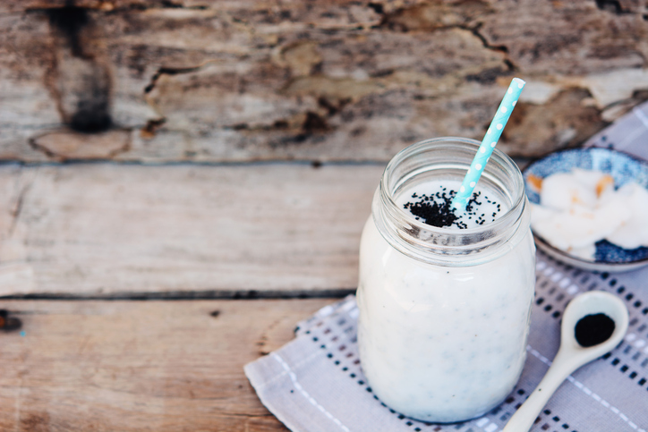 Il frullato con yogurt al cocco perfetto per merenda