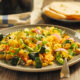 La ricetta dell'insalata di riso integrale con zucchine e ceci