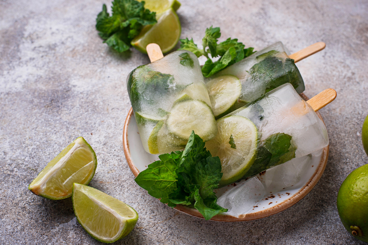 Come preparare il ghiacciolo al mojito