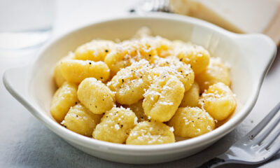 Come preparare gli gnocchi alla carbonara e fiori di zucca
