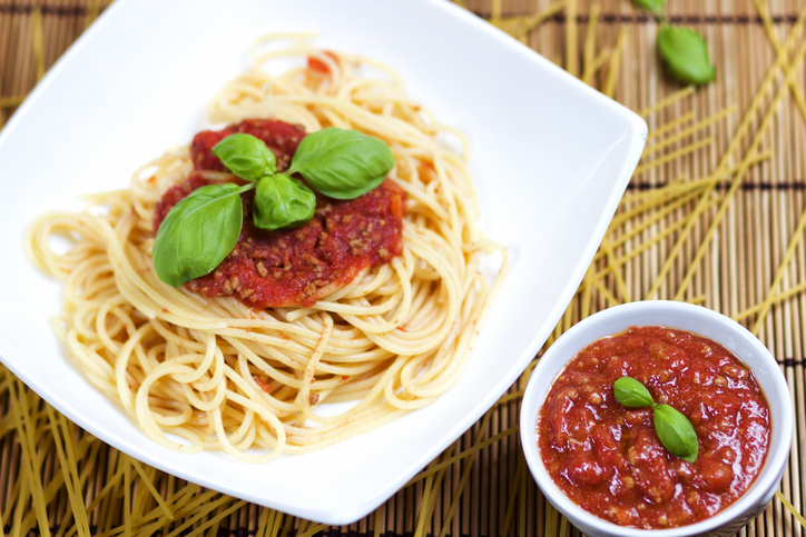 Ragù vegetariano con noci, la ricetta insolita ma gustosa