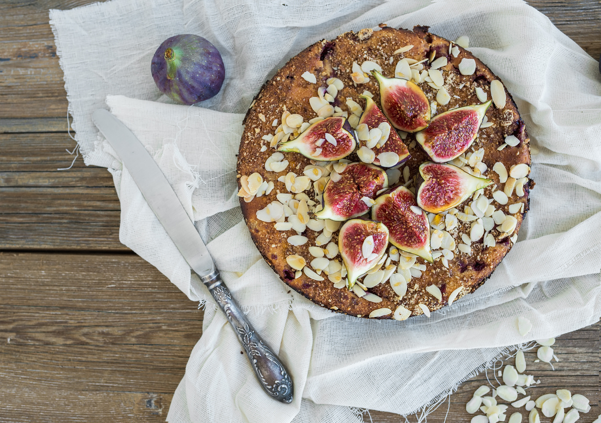 Torta nocciole e fichi con la ricetta facile per la colazione