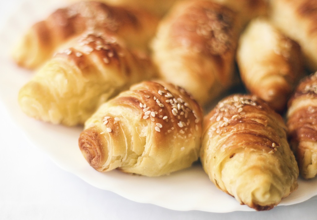 I croissant salati da buffet con la ricetta facile e veloce