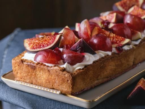 La crostata con uva e fichi con la ricetta autunnale