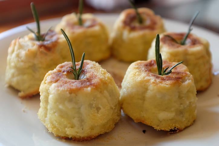 La ricetta del flan di topinambur con salsa di acciughe