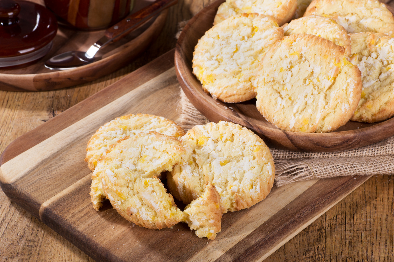 Biscotti al limone morbidi e profumati, la ricetta