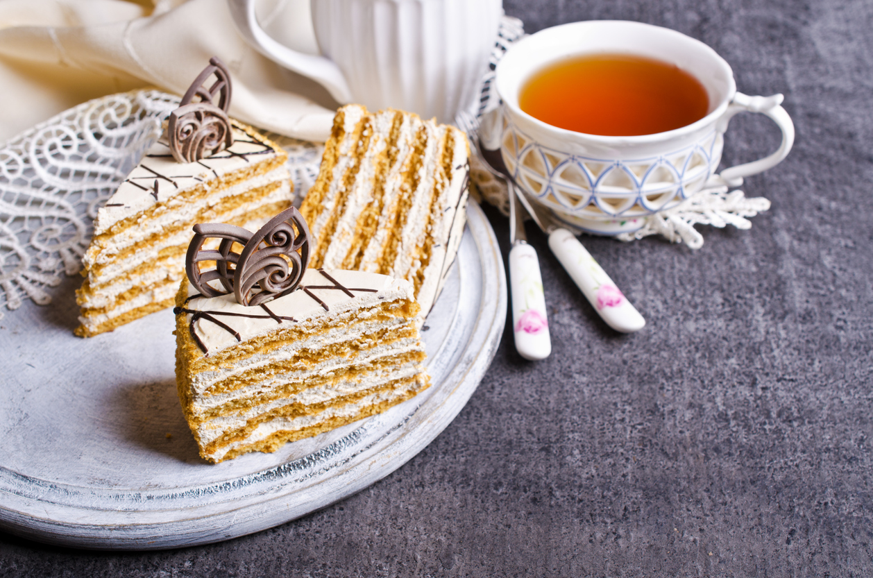 La torta di biscotti al limone con la ricetta facile