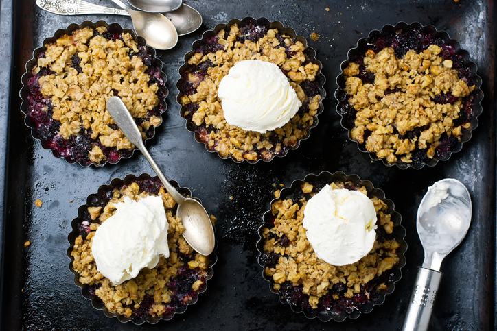 Il crumble di frutti rossi con la ricetta di Cotto e Mangiato