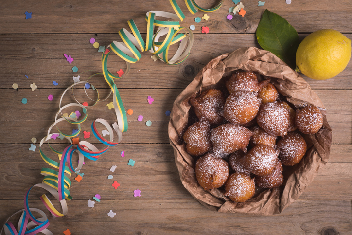 Frittelle di Carnevale con uvetta, la ricetta golosa