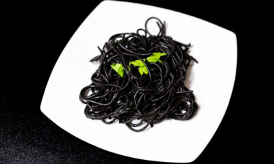 La pasta al nero di seppia con la ricetta catanese