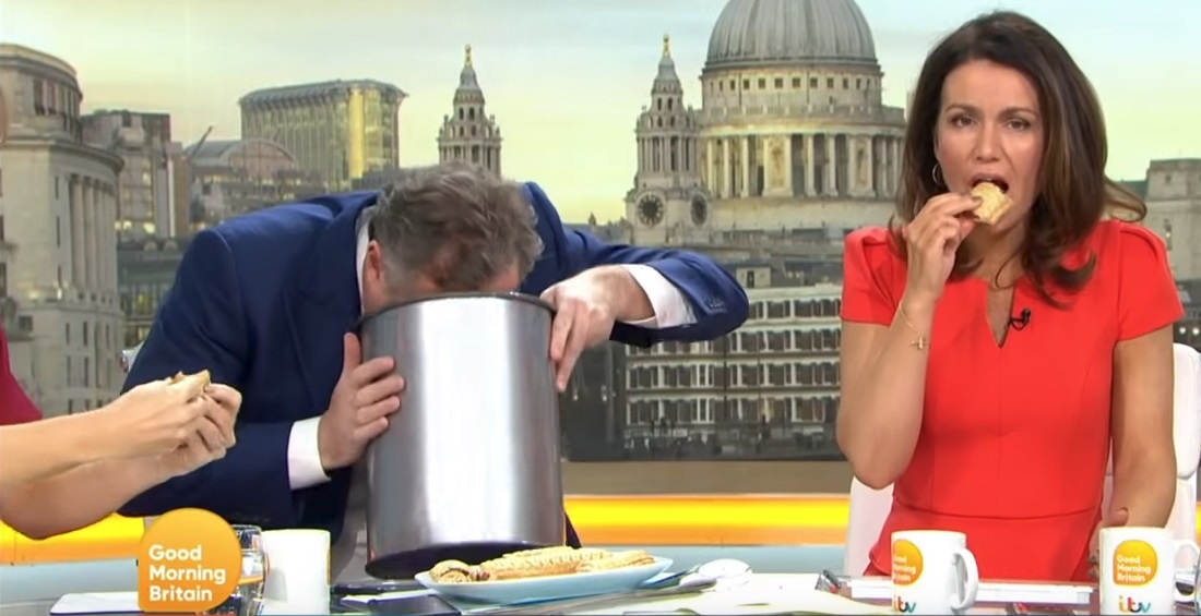 Sputa nel cestino il cibo vegano, il volgare gesto di Piers Morgan in diretta tv