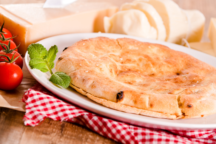 La ricetta della torta salata con pane raffermo di Anna Moroni