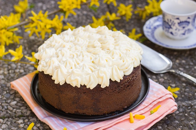 Torta al cioccolato ad occhio, la ricetta di Nadia Cattelani