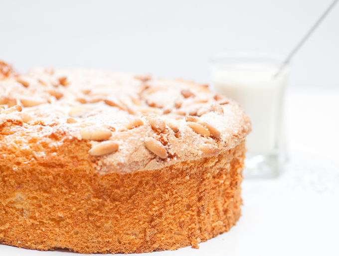 Torta uvetta e pinoli, la ricetta semplice