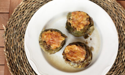 Carciofi ripieni con uova e formaggio, la ricetta sfiziosa