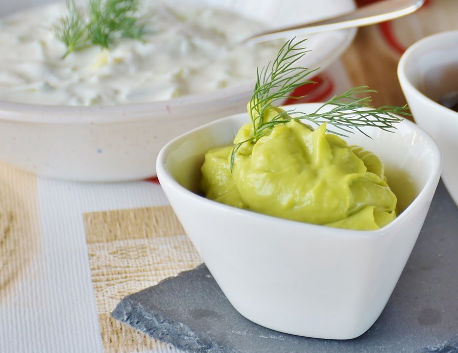 Maionese di avocado, la ricetta facile e veloce