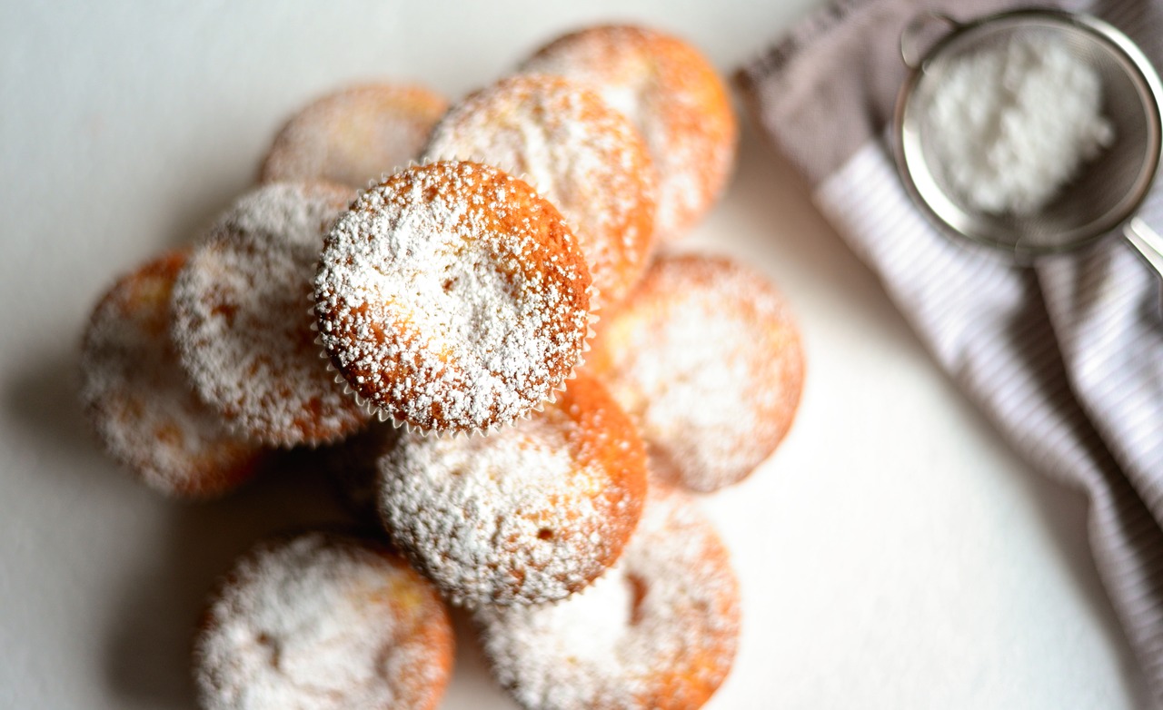 La ricetta dei muffin con ricotta e limone da gustare a colazione