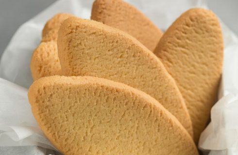 La ricetta delle offelle, i biscotti ovali tipici di Parona