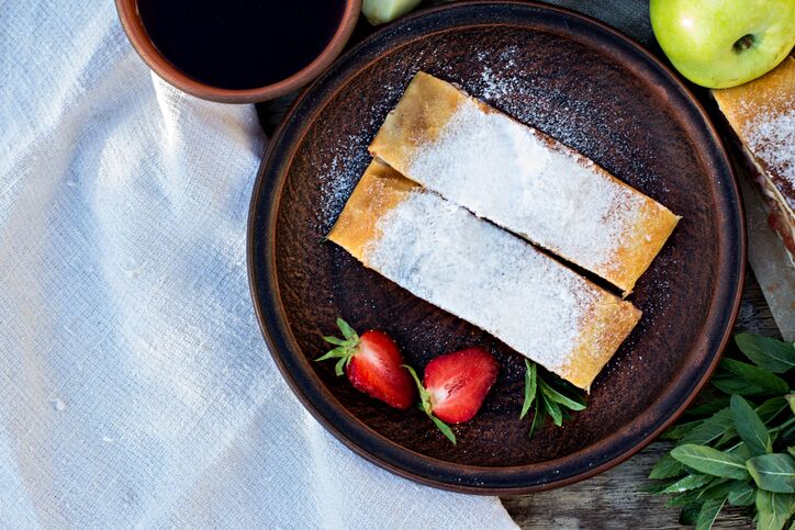 La ricetta della pasta sfoglia ripiena di ricotta e marmellata