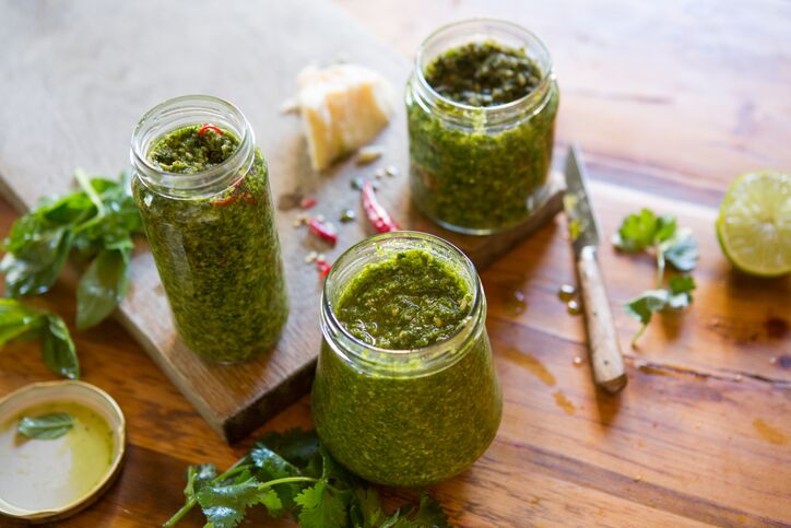 Come fare il pesto di cime di rapa