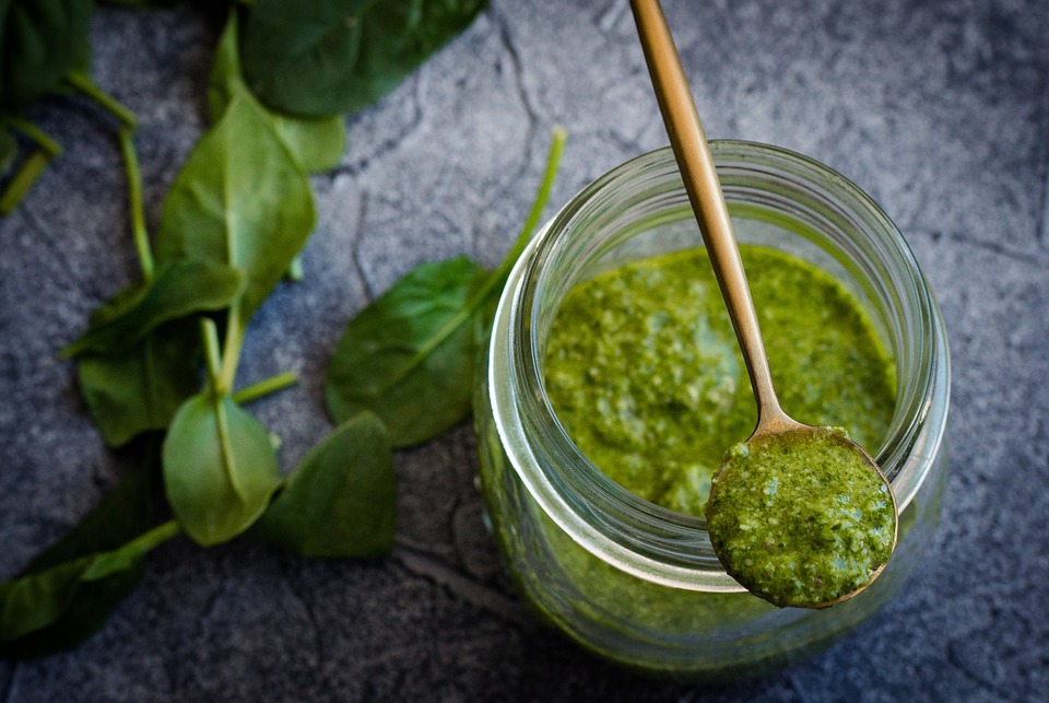 Il pesto di fave con la ricetta facile e veloce