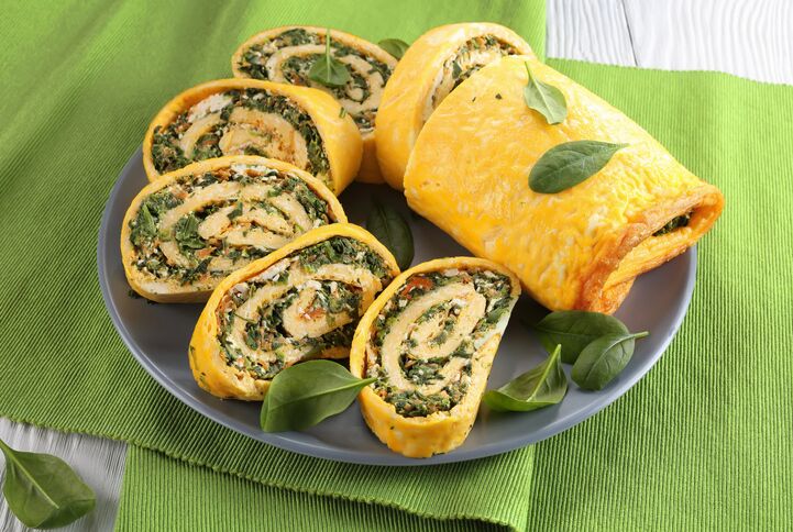 Rotolo di frittata con spinaci e ricotta, la ricetta sfiziosa