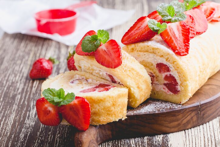 Il rotolo fragole e crema chantilly per la Festa della mamma