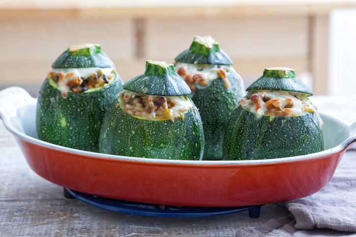 La ricetta delle zucchine tonde ripiene di carne al forno