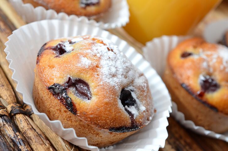 I muffin con yogurt alla ciliegia con la ricetta per la colazione