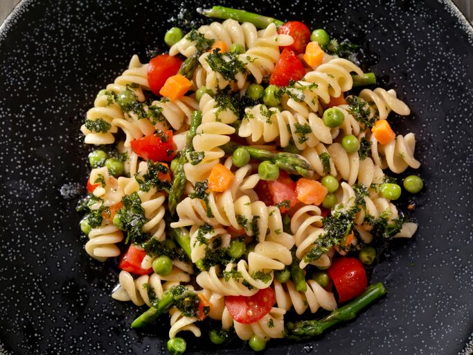 Pasta fredda estiva vegetariana, la ricetta sfiziosa