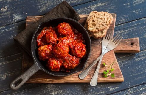 Come fare le polpette di melanzane al sugo