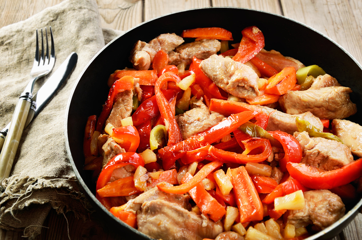 Straccetti di pollo con peperoni, la ricetta di Cotto e Mangiato