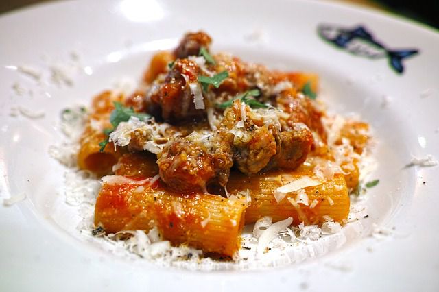 Pasta alla zozzona, la ricetta