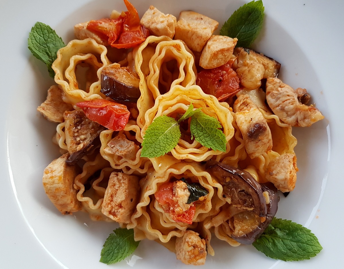 Spaghetti pesce spada e melanzane, la ricetta