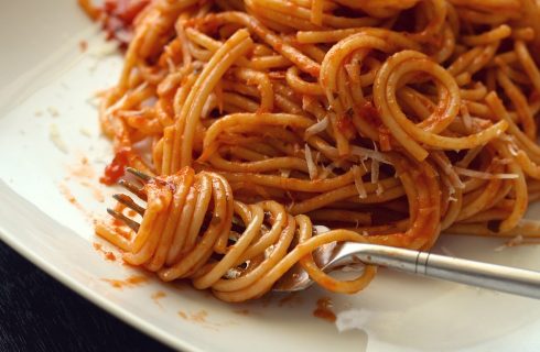 Spaghetti all’assassina, la ricetta tipica barese