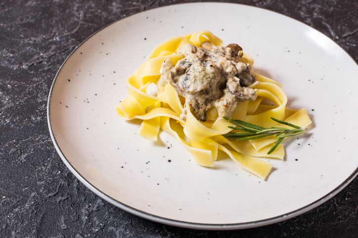 Tagliatelle ai funghi porcini e salsiccia, ricetta