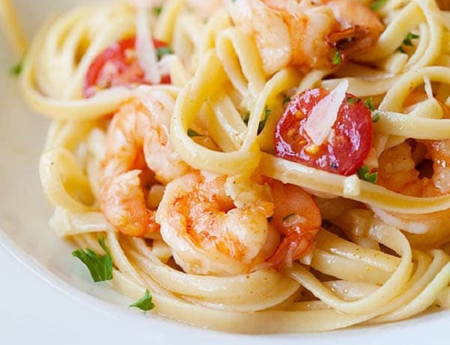 Come si preparano le tagliatelle agli scampi