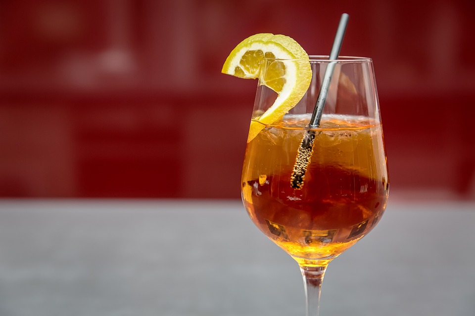 Vodka redbull, dosi per preparare l’aperitivo estivo