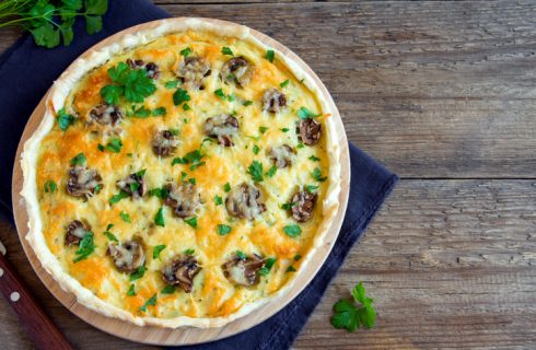 Torta salata funghi e patate, la ricetta vegan