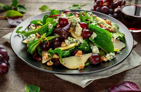 Insalata di soncino uva e noci, la ricetta sfiziosa