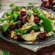 Insalata di soncino uva e noci, la ricetta leggera