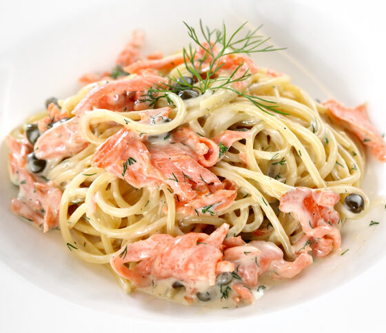 Pasta salmone e pistacchi senza panna, la ricetta gustosa