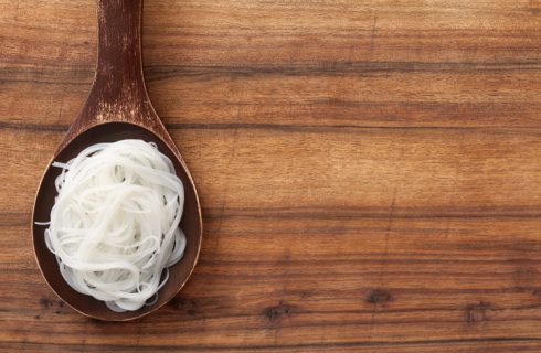 Gli spaghetti di riso alla cantonese con la ricetta facile