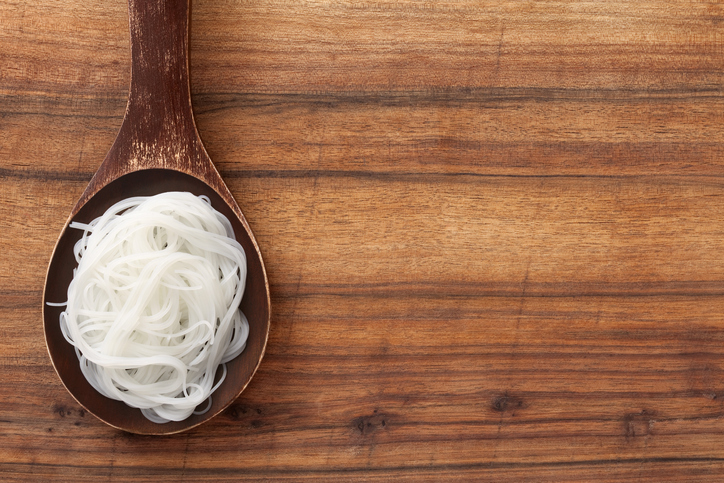 Gli spaghetti di riso alla cantonese con la ricetta facile