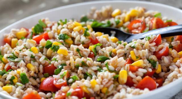 Insalata di orzo e farro estiva