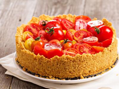 Cheesecake salata con composta di pomodoro e cipolla