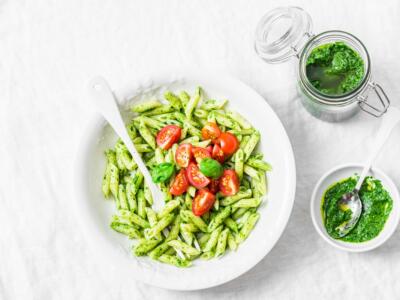 Ruote con mortadella Bologna, squacquerone e pesto di rucola 