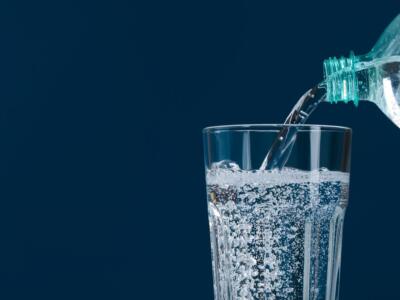 Quanta acqua bere al giorno? La risposta vi stupirà