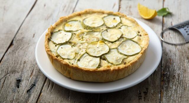 Torta salata con zucchine e salsiccia